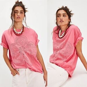 The Tales | Hand-Knit Crochet Flower Tee